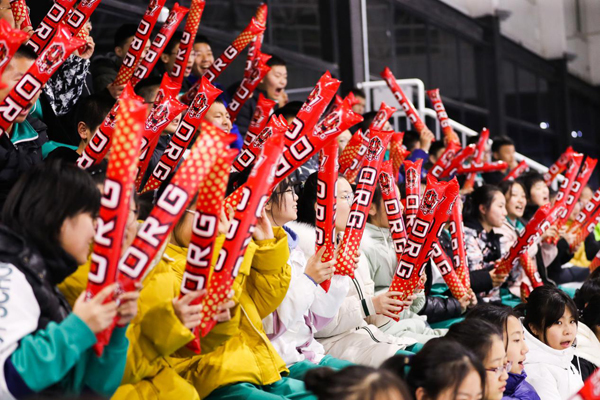 一支“告花子球队”夺冠凭啥被央视五次点赞？(图1)