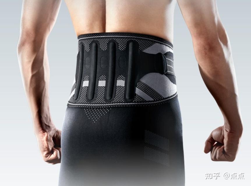 为什么很多足球运动员都要缠腕带?(图1)