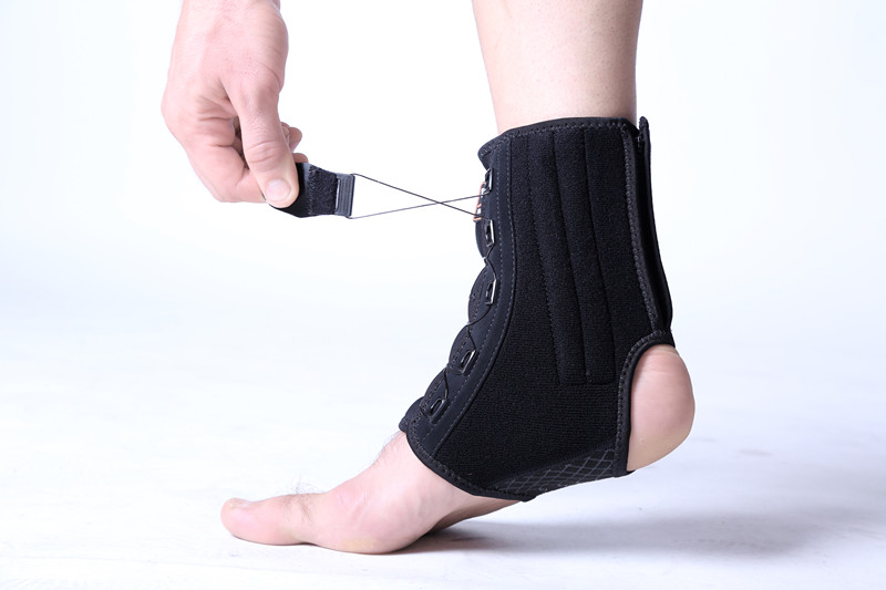 岳云鹏回应苗条了这么多：“晚饭不吃或者是少吃打羽毛球”(图1)